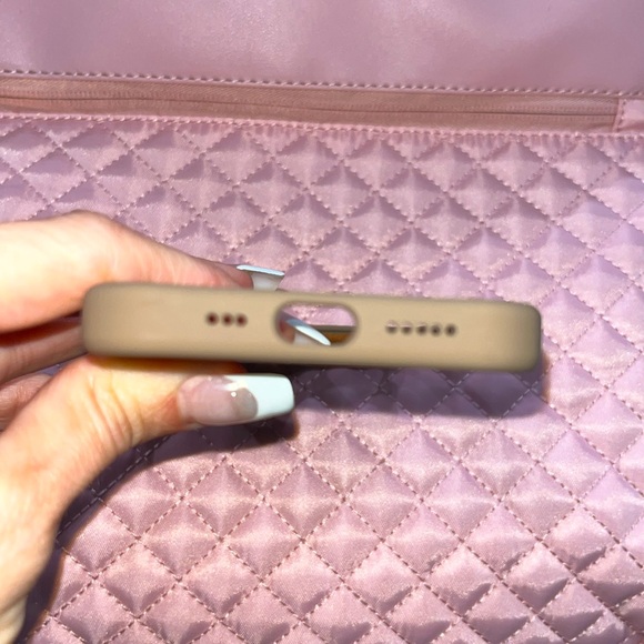 iPhone 13 Cases - Picture 4 of 16